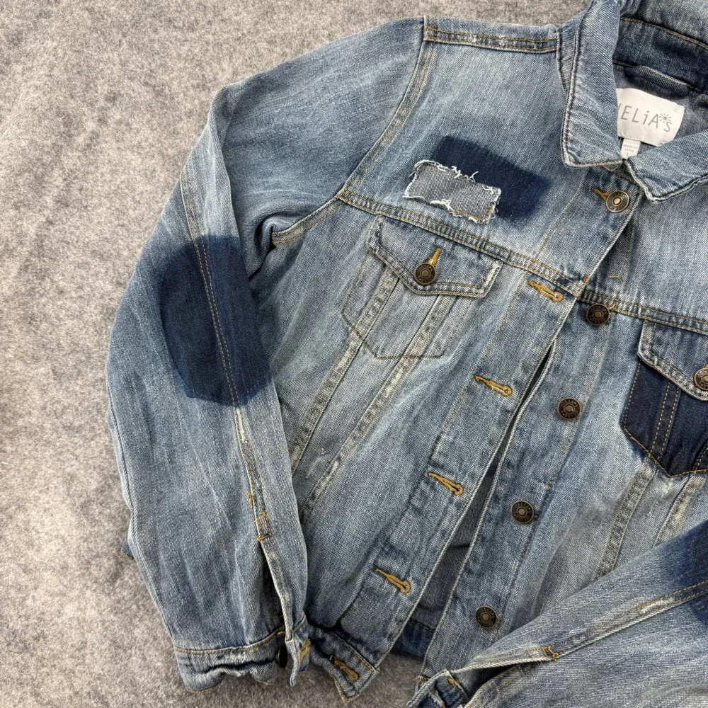 dELiA*s Denim Jacket Womens L Blue Patchwork Distressed Trucker Jean Jacket - Picture 2 of 16